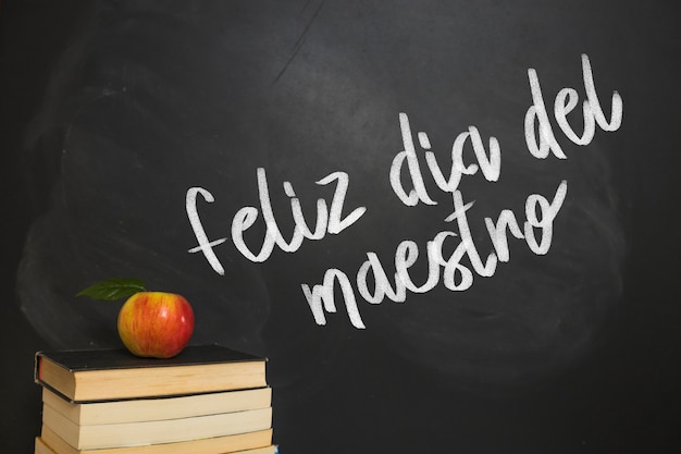 算汽车的油耗是拿油钱除以公里数还是拿公里数除以油钱？